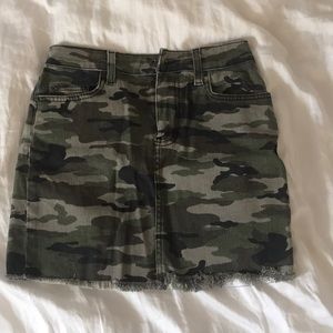 Carmar camo skirt